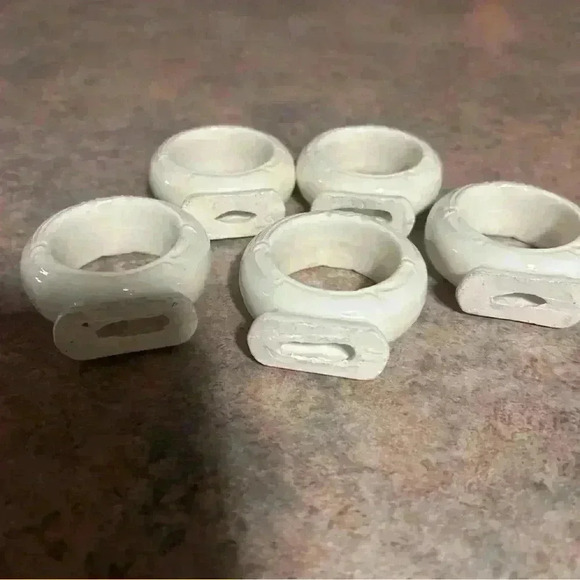 Set of (5 )Vintage White Ceramic Porcelain Napkin Rings Holders Table Decor - Picture 4 of 6